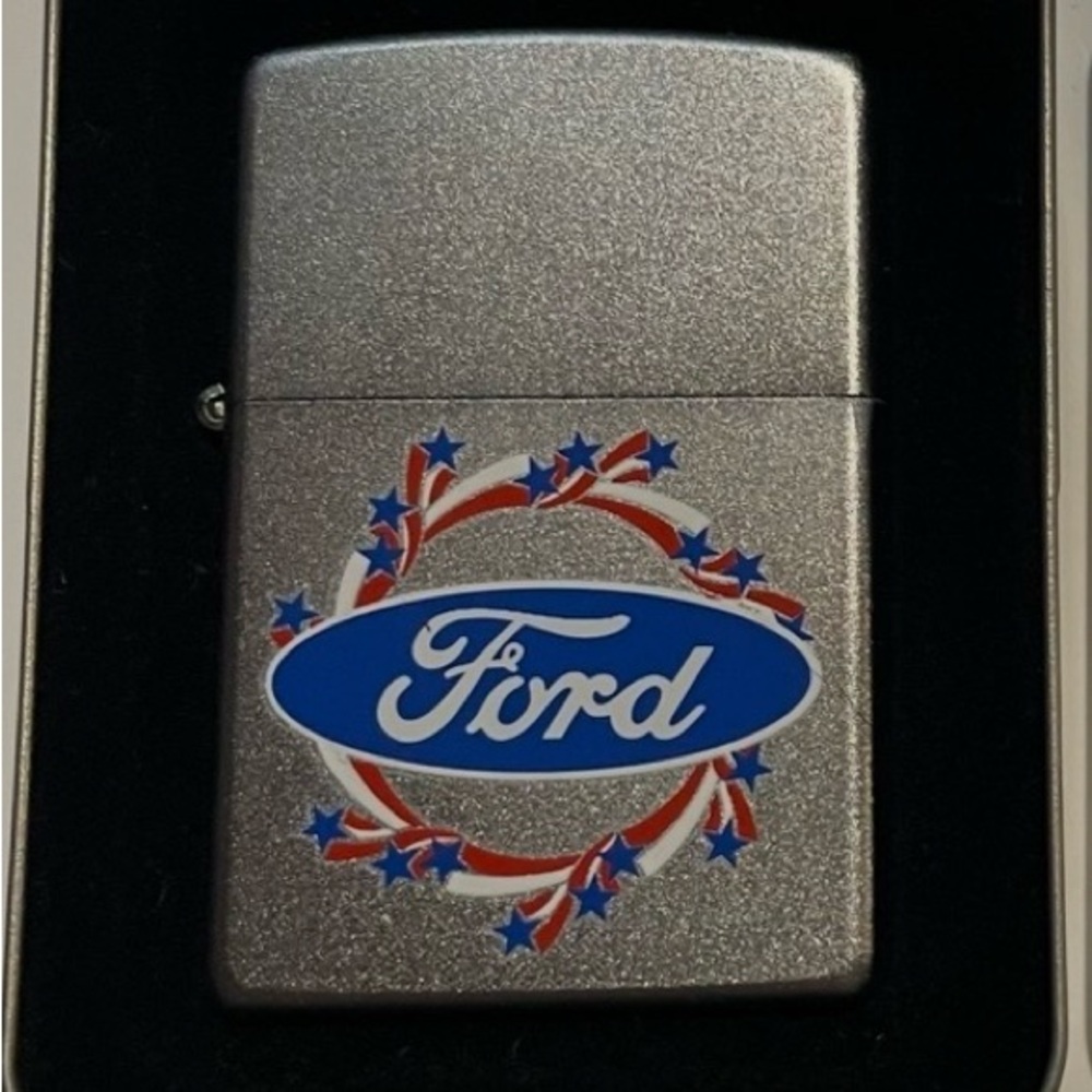 Z ZB3_01  2003 Ford Americana Circle Satin